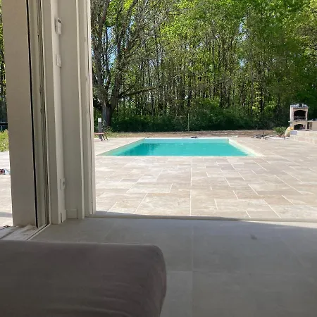Privee Avec Piscine Apartment